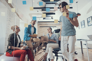 社区居委会依据国家法律法规和政策