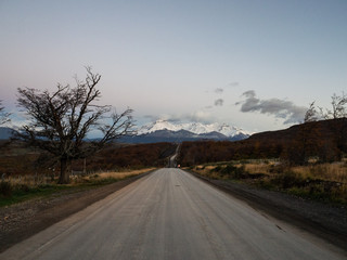 社区居委会依据国家法律法规和政策
