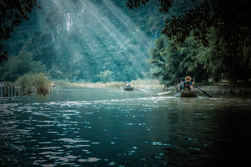社区居委会依据国家法律法规和政策
